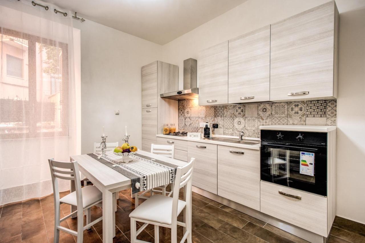 Laura Luxury Apartment In The Center Rome Exterior photo