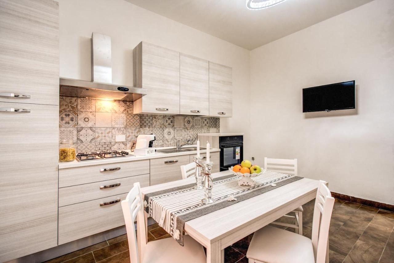 Laura Luxury Apartment In The Center Rome Exterior photo
