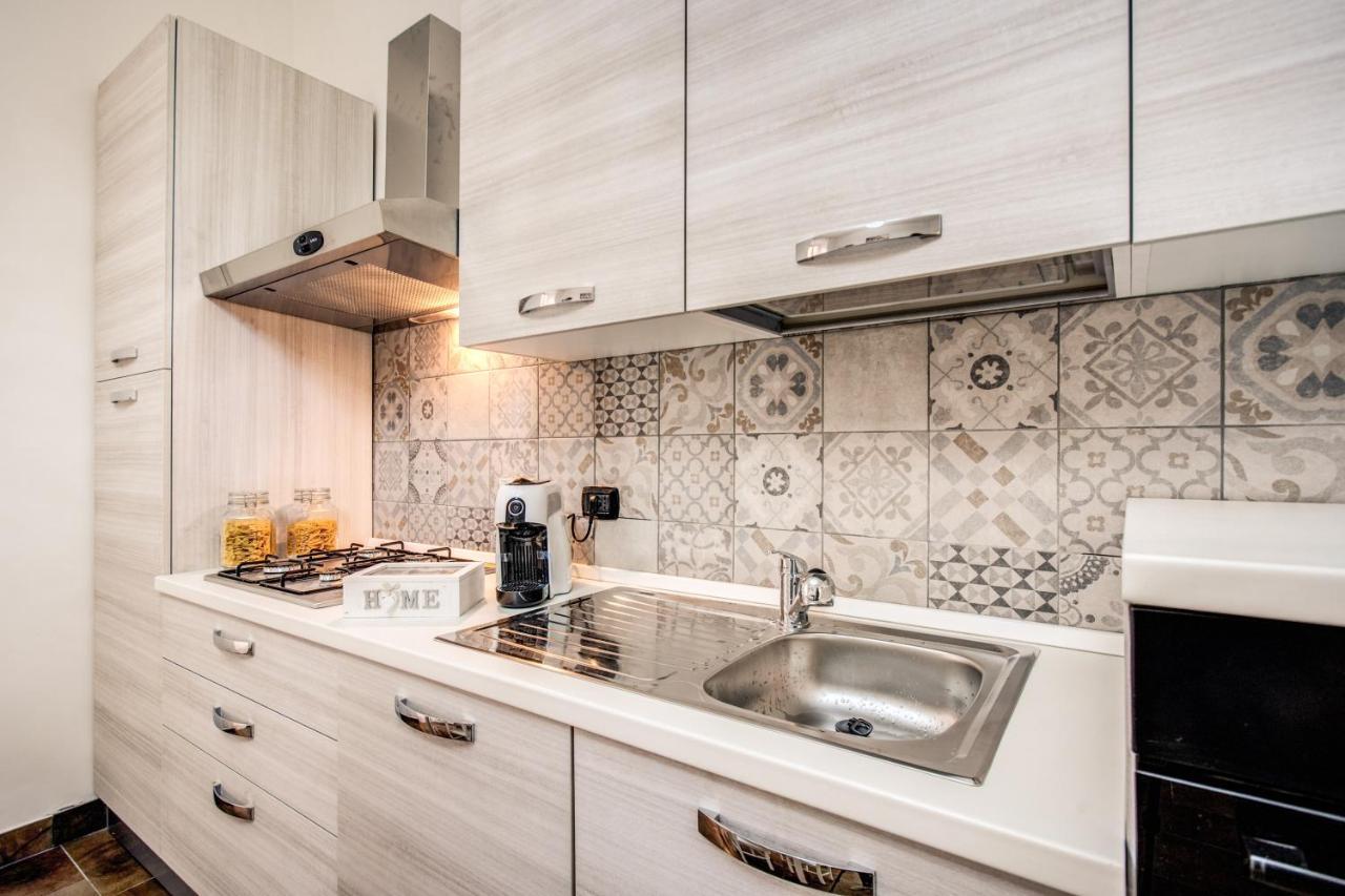 Laura Luxury Apartment In The Center Rome Exterior photo